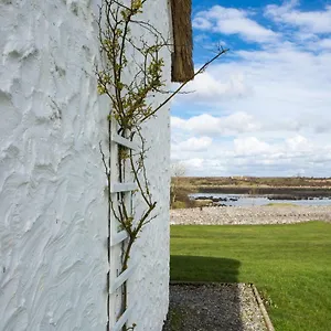  Vakantiehuis Dunguaire Thatched